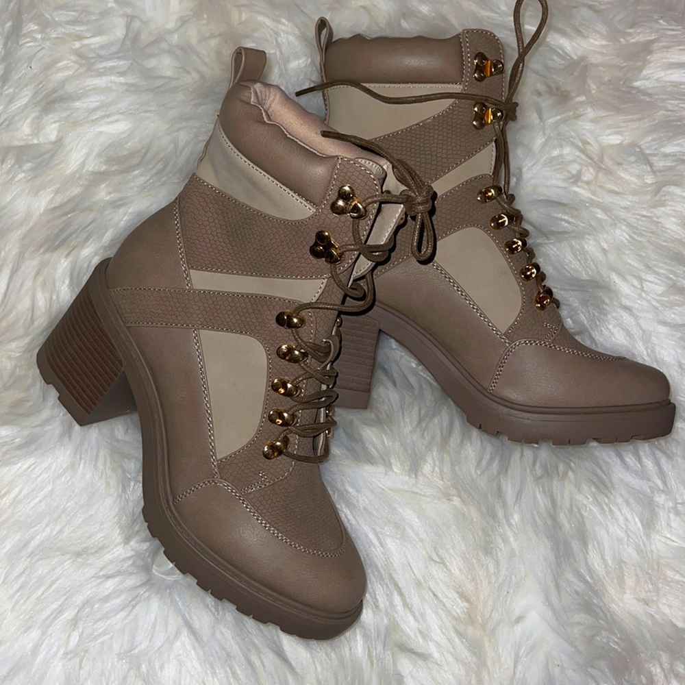 Just Fab Boot size 8